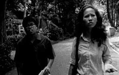 Apichatpong WeerasethakulMysterious Object at Noon, 2000