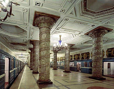 Avtovo Metro Station, St. Petersburg, Russia, 2002 68,5 x 87,5 cm / 76,2 x 101,6 cm, C-Print, Edition 10