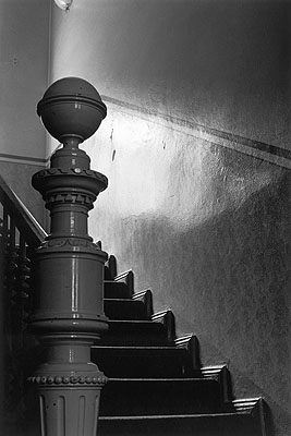 Jan Jindra, Berlin-Steglitz, 2006 Treppe zum ersten Stock des Hauses in der Grunewaldstraße 13, einer zeitweiligen Wohnstätte von Franz Kafka und Dora Diamant
