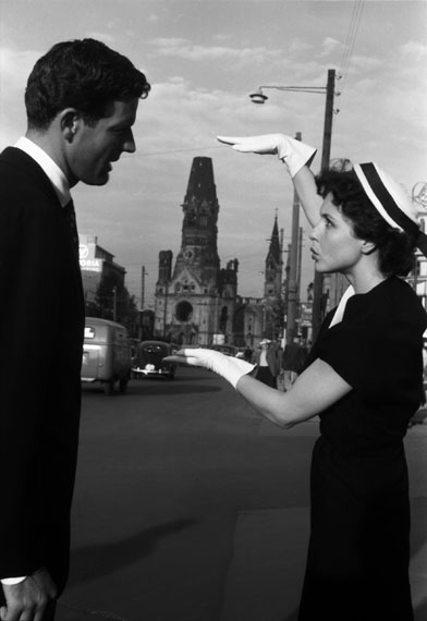 Harry Croner: Paul Hubschmid und Sonja Ziemann am Kurfürstendamm, 1953
© Stadtmuseum Berlin