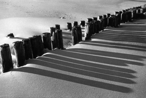 Arvid Gutschow: Sand und Sonne, Sylt, 1928, Abzug Ende 1980er Jahre, Alfred Ehrhardt Stiftung © Arvid Gustchow