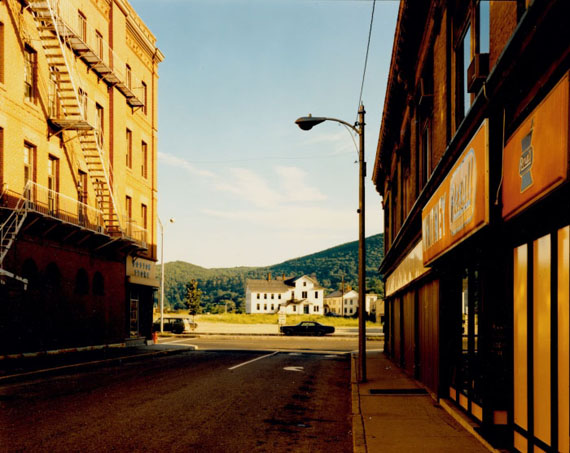 Stephen Shore, Holden Street, North Adams, Massachusetts, July 13, 1974© Stephen Shore, Courtesy Edwynn Houk Gallery  