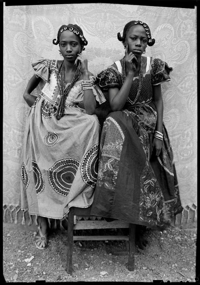 Untitled, 1949/51 © Seydou Keïta / SKPEAC / courtesy CAAC – The Pigozzi Collection, Geneva
