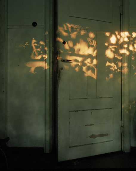 Ida Pimenoff
Untitled (Door), from the series "A Shadow at the Edge of Every Moment of the Day"
2010, C-print
© Ida Pimenoff / Courtesy Kehrer Galerie