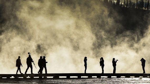 Touristen im Yellowstone National Park © Holger Rüdel