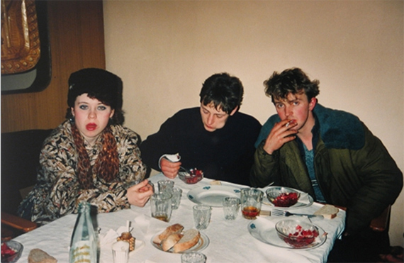 Bertien van Manen, 'Eva, Sasha and Alosha'. Shachunia, 1993