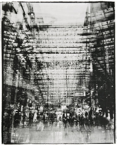 Thomas Nitz: Potsdamer Platz Arkaden #1, experimentelle analoge Fotografie