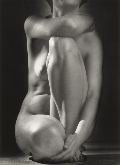 Ruth Bernhard: Classic Torso, 1952, Silbergelatine-Druck, 34,3 x 25,4 cm