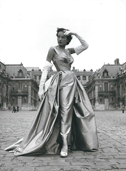 Willy Maywald#14, Christian Dior, 1951Vintage, 24 x 18 cmCourtesy in focus Galerie / © Willy Maywald Estate