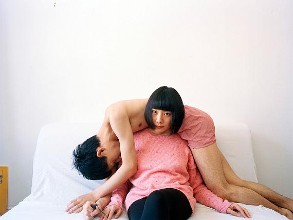 Pixy Liao: It’s Never Been Easy to Carry You, 2013aus der Serie Experimental Relationship, 2007– © Pixy Liao