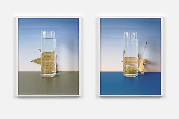 Johanna Jaegervases without flowers (amber tree leaf/ blue_green/ 1_2), 2022C-print, Diptychon, 41 x 32 cm Edition: 5 + 1AP