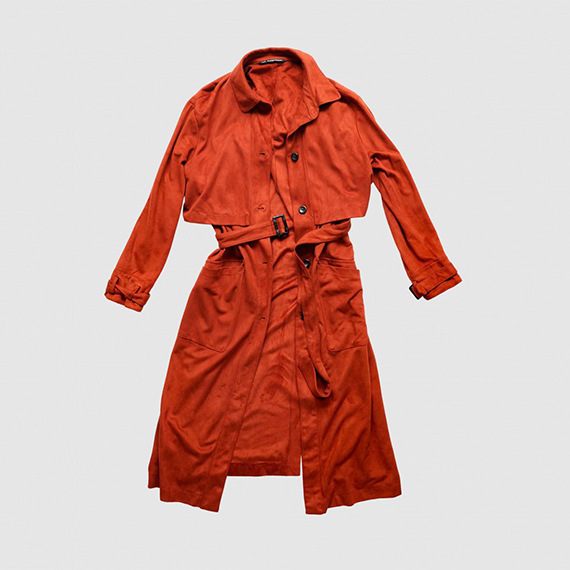Barbara Iweins. Trench coat, Katalog series. Courtesy of the artist.  