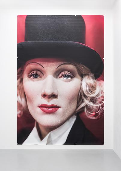 Laura Schawelka
Marlene Dietrich at Madame Tussauds Berlin, 2021
PVC, 400 x 270 cm
Photo Martin Plüddemann
Courtesy fiebach, minninger, Köln