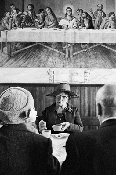 Martin Parr
Steep Lane Baptist Chapel buffet lunch, 
Sowerby, Calderdale, West Yorkshire, England, 1977. 
© Martin Parr | Magnum Photos