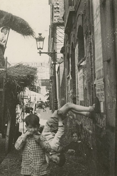 Dora Maar
A l’Origine du Simulateur, Madrid, 1932
Vintage Silver Gelatin Print
Paper Size: 18.1 x 12 cm
Estate Stamp on Verso
Print Date: 1932
Courtesy The Michael Hoppen Gallery, London