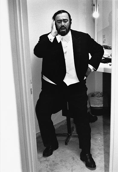 Helmut Newton: Luciano Pavarotti, Monte Carlo, 1993
© Helmut Newton Foundation