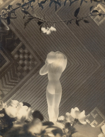 Luo Bonian, Drawing Water from a Well, 1932Tate, Purchased with funds provided by the Photography Acquisitions Committee 2026