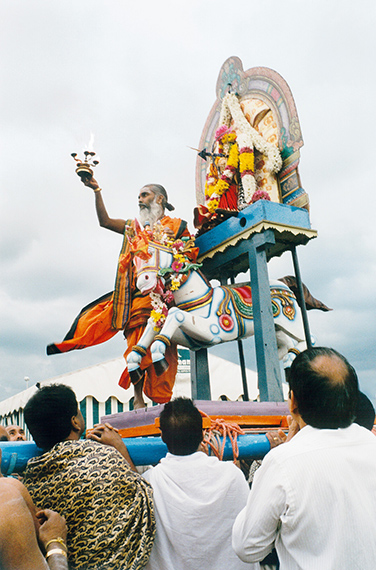 Tempelfest im Sri Kamadchi Ampal Tempel, Hamm 2009 © Brigitte Kraemer / Fotoarchiv Ruhr Museum Tempelfest im Sri Kamadchi Ampal Tempel, Hamm 2009 © Brigitte Kraemer / Fotoarchiv Ruhr Museum