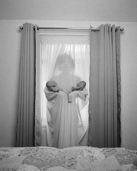 Amak Mahmoodian
One Hundred and Twenty Minutes, 2019-2024
Courtesy of the artist
 Amak Mahmoodian
One Hundred and Twenty Minutes, 2019-2024
Courtesy of the artist