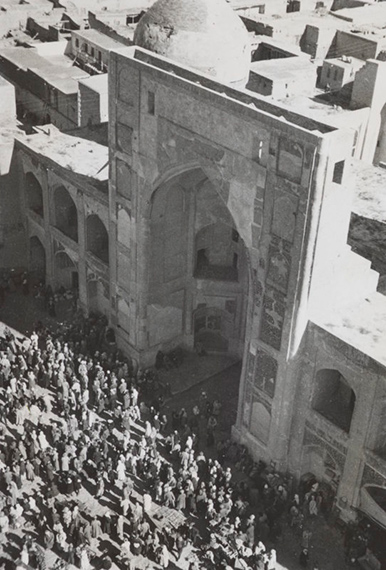 PHOTOGRAPHIC ENCOUNTERS