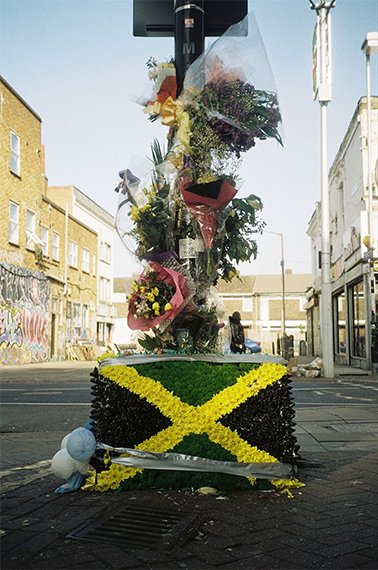 Rene Matić Jabari Gooden memorial flowers, Peckham, 2022 © Rene Matić. Courtesy of the Artist and Arcadia Missa, London