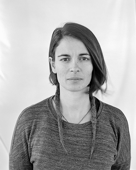 Frieder Bickhardt: Anna, 2018,
aus der Serie City Plaza
© VG Bild-Kunst, Bonn / Frieder Bickhardt Frieder Bickhardt: Anna, 2018,
aus der Serie City Plaza
© VG Bild-Kunst, Bonn / Frieder Bickhardt