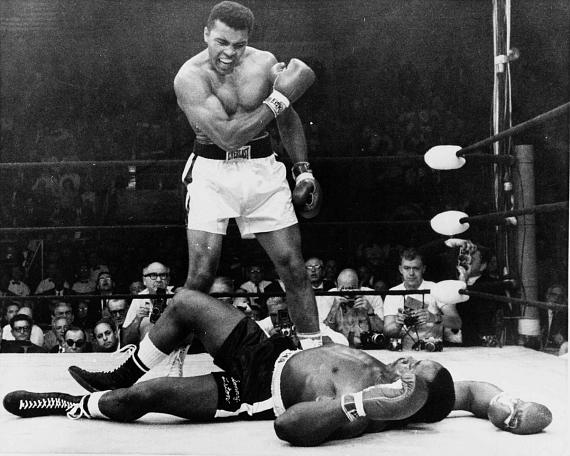 Lot 81JOHN ROONEY
Muhammad Ali - Sonny Liston, 1965 Lot 81JOHN ROONEY
Muhammad Ali - Sonny Liston, 1965