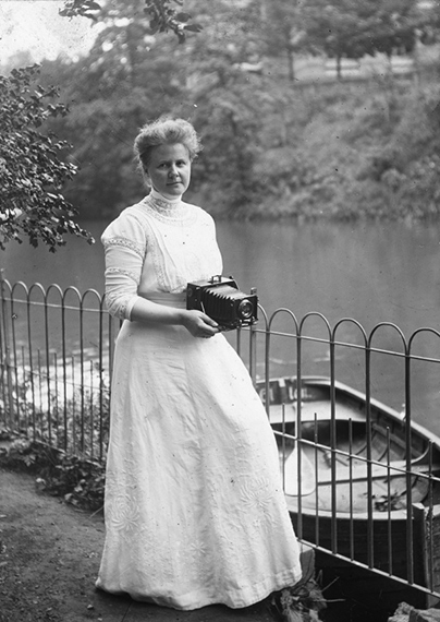 Menschen und Bilder. Käthe Buchler zum 150. Geburtstag