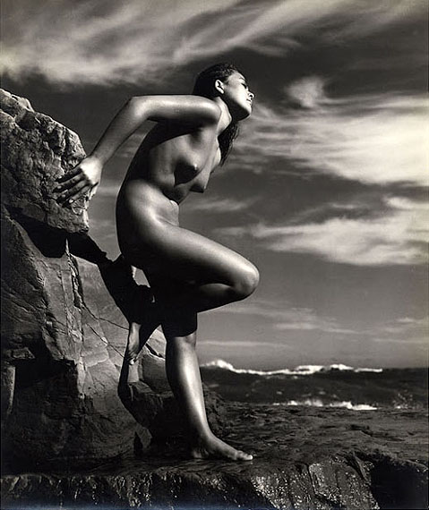 © Yoshiyuki Iwase: Untitled (Nude Standing On Rocks), 1955 

