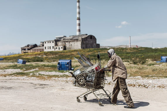 Stefanos Tsivopoulos, History Zero (still), 2013. Video. Courtesy of the artist and Kalfayan Galleries, Prometeogallery di Ida Pisani.