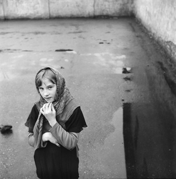 A Girl with Showl, Vilnius 1971 © Antanas Sutkus