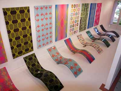 digital prints and chaise longues