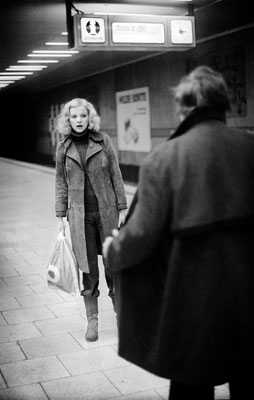 Dimitri Soulas: Exhibitionist in der U-Bahn-Station, 1972