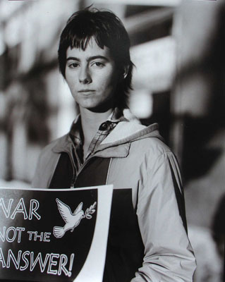 Judith Joy Ross, Protesting the U.S. War in Iraq, Annie Hasz, 2007, Courtesy Pace / MacGill Gallery, New York, © Judith Joy Ross