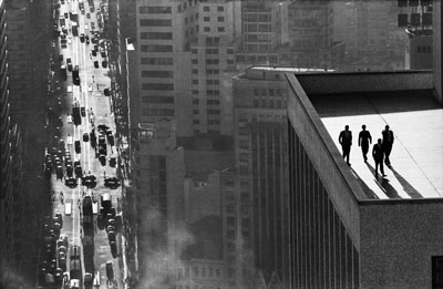 Men on Rooftop, São Paulo, 1960 © René Burri/MagnumPhotos/Agentur Focus