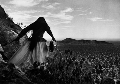 Graciela Iturbide, Mujer ángel, Desierto de Sonora (Angel Woman, Sonoran Desert), México, 1979, Gelatin-silver print, 32 x 48 cm, Collection Mapfre Foundation, © Graciela Iturbide