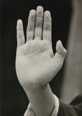Germaine Krull, Saving Mudra, 1950er/1981, Silbergelatinebaryt, 16,1 x 11,4 cm (Darstellung), 3/12, © Museum Folkwang, Essen