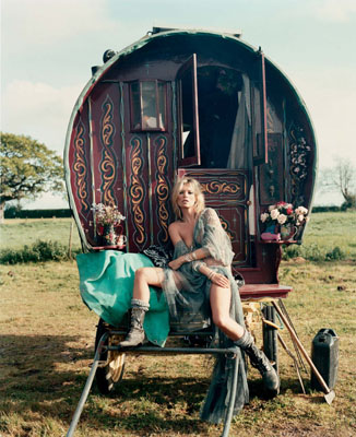 © IAIN MCKELL, from THE NEW GYPSIES