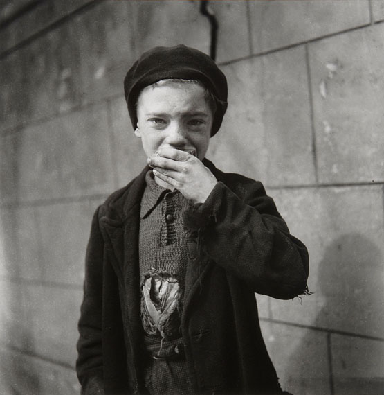 Emmy Andriesse, Portrait of a boy. Amsterdam, spring 1945. Coll. JHM