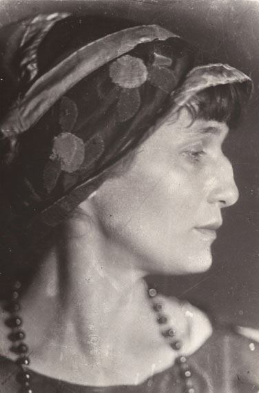 Anna Akhmatova, 1926, vintage print, 17,2 x 11,2 cm  © Nappelbaum Estate